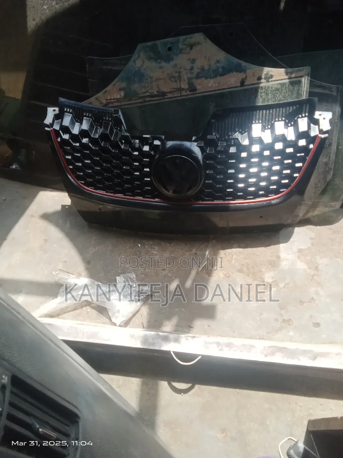 Front Grill G T I Golf 5 or Jetta 5