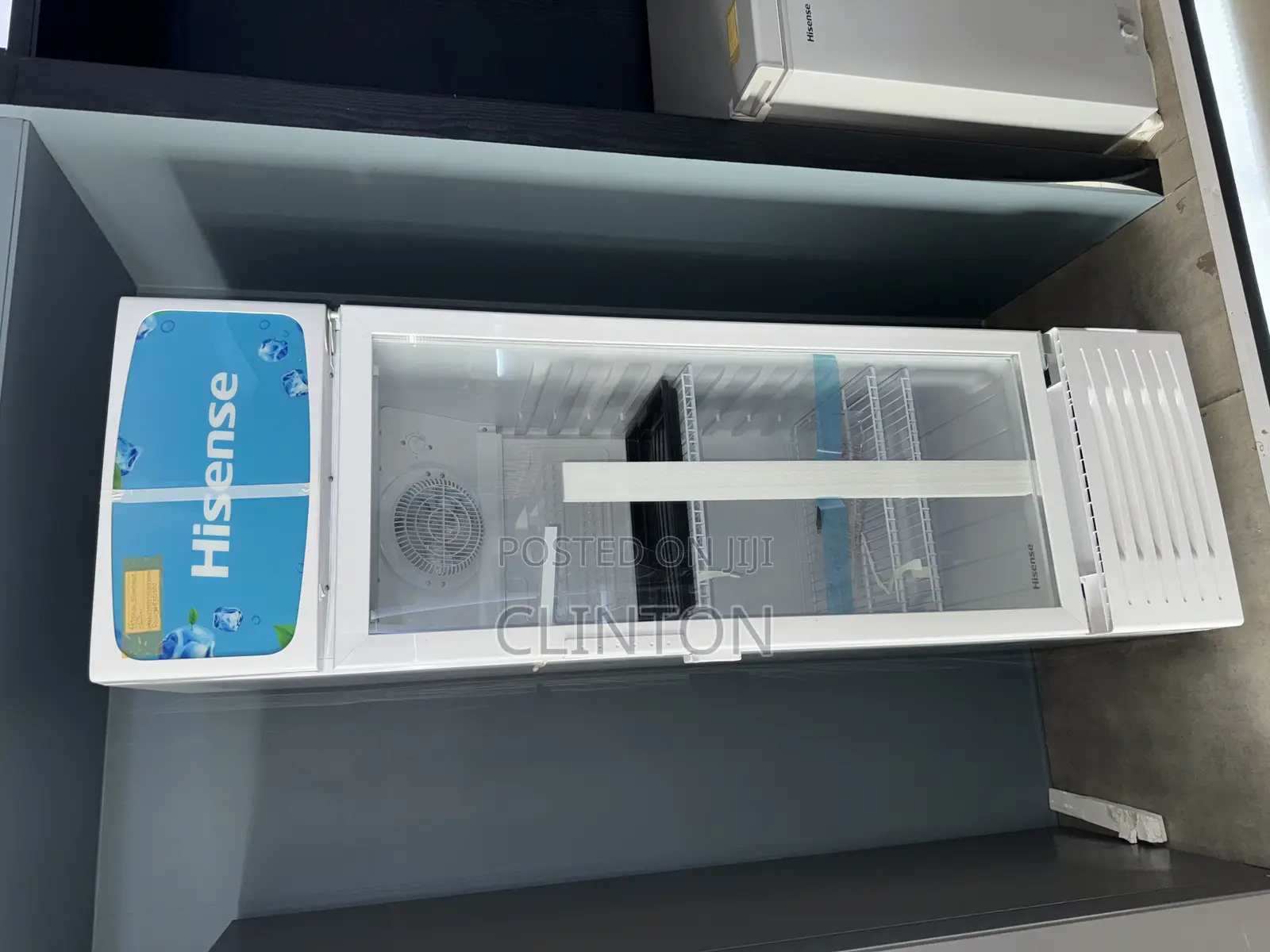 Hisense Showcase Chiller 382l