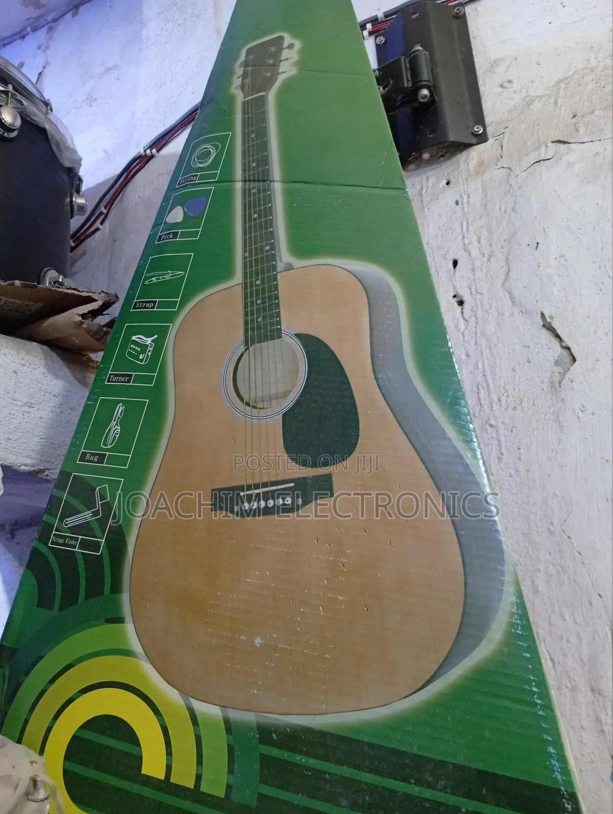 Big Jumbo Bus Guitar