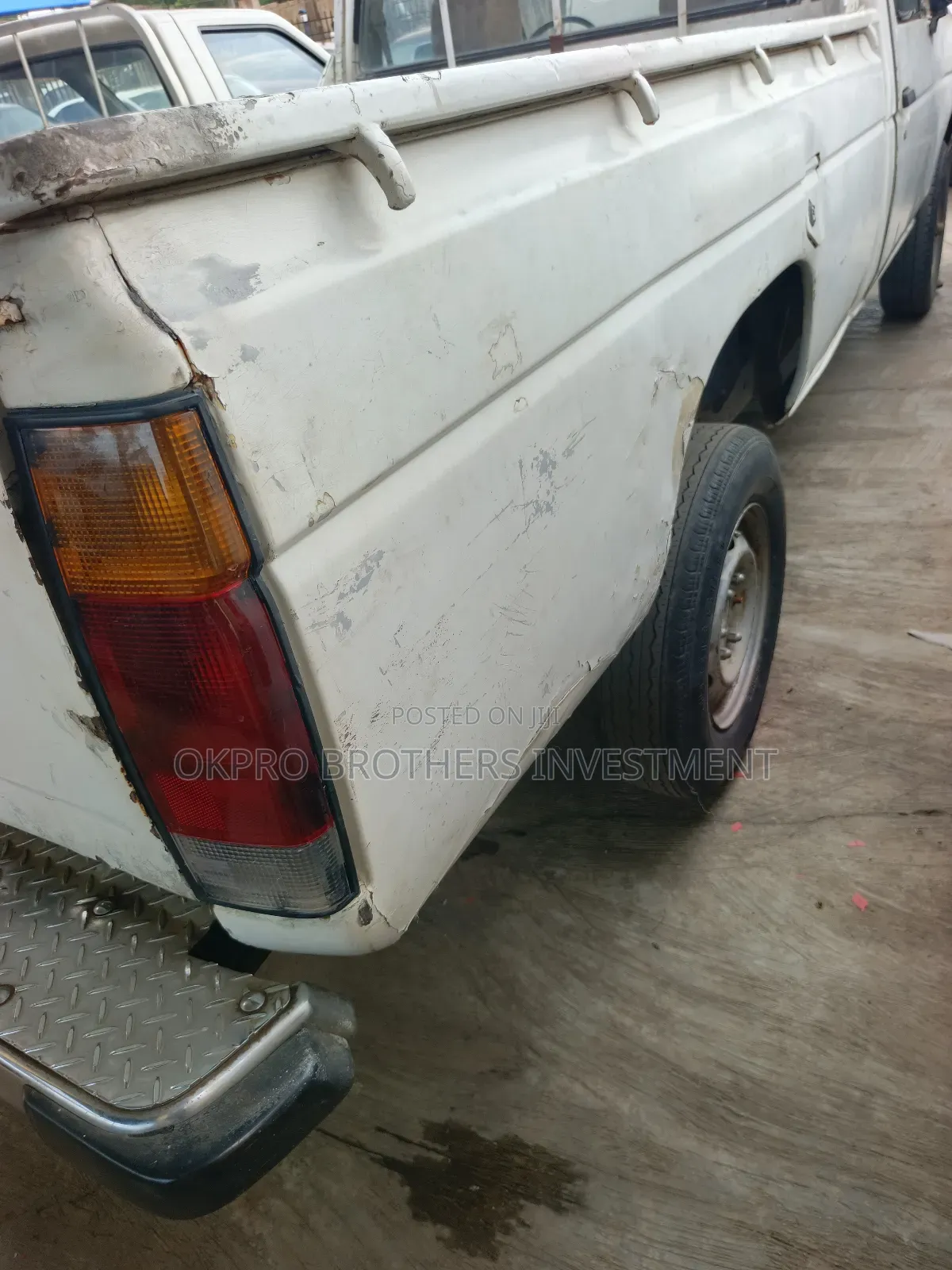 Nissan Pick-Up 1994 White