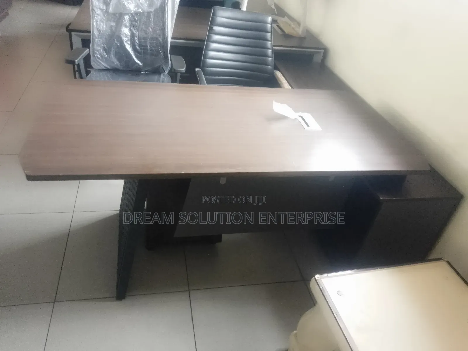 1.6 Meters Table With Metal Leg
