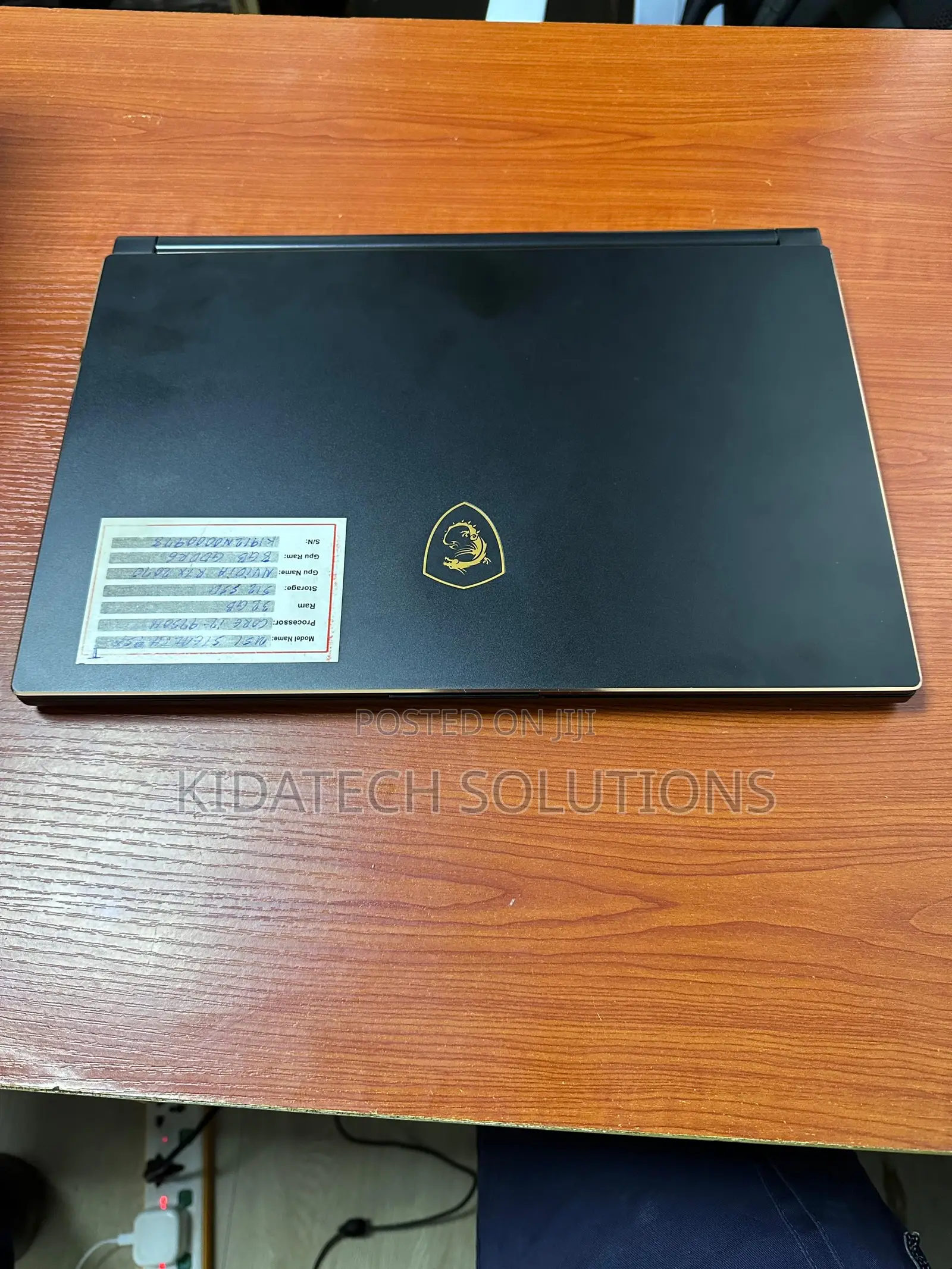 Laptop MSI GE66 Raider 10SGS 32GB Intel Core I7 SSD 512GB