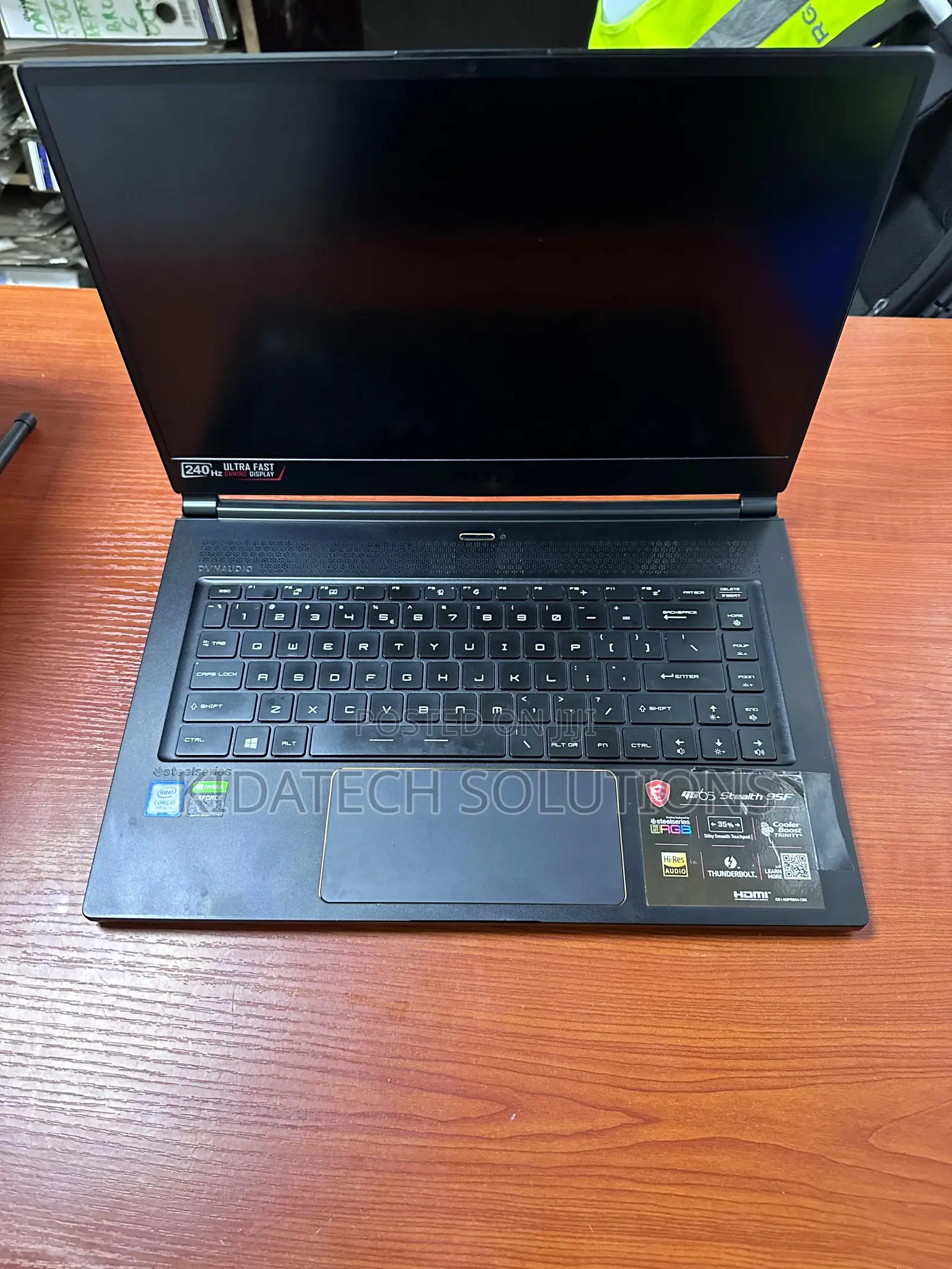 Laptop MSI GE66 Raider 10SGS 32GB Intel Core I7 SSD 512GB