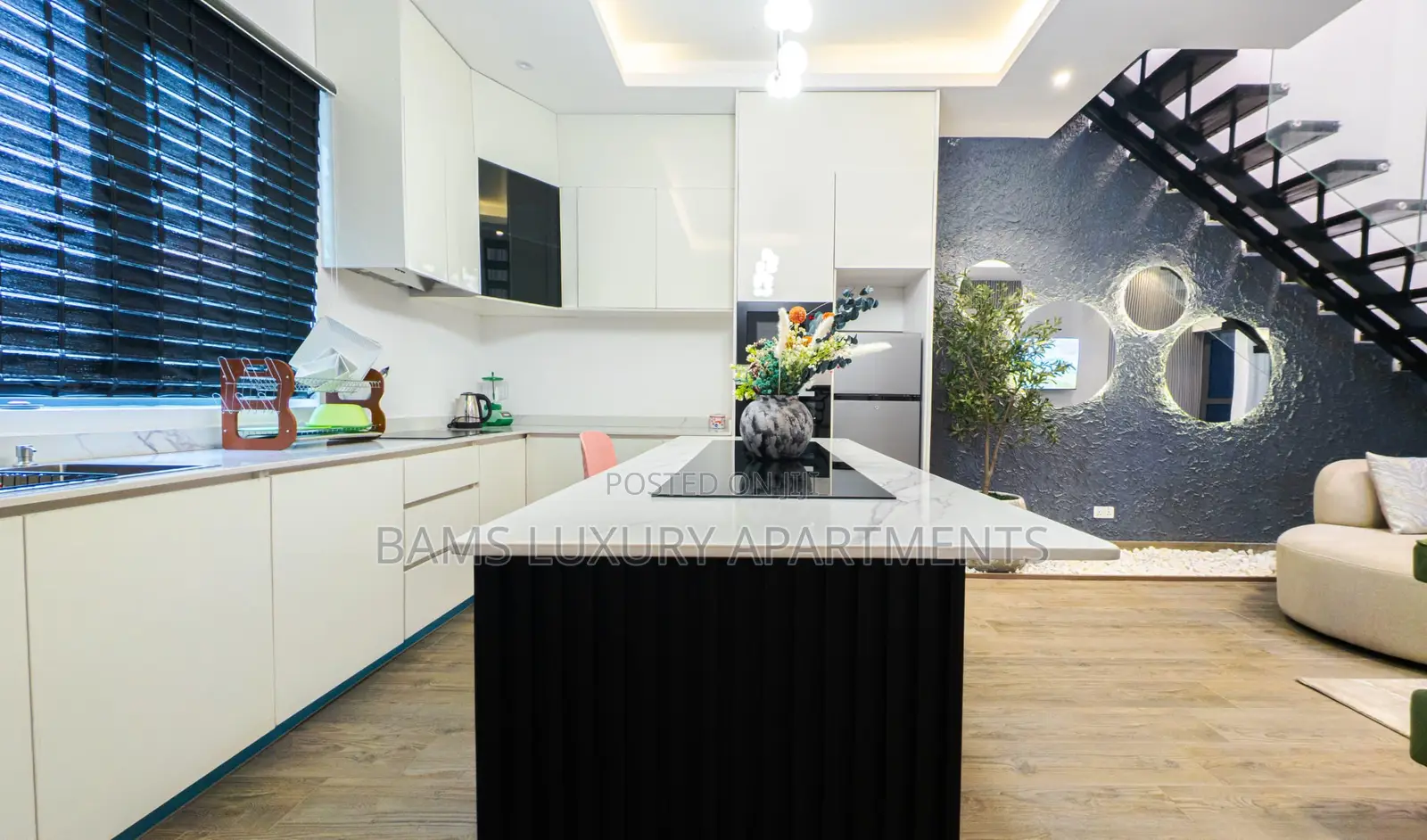 Refined Apartment Luxury 1 Bedroom Maisonette With Pool
