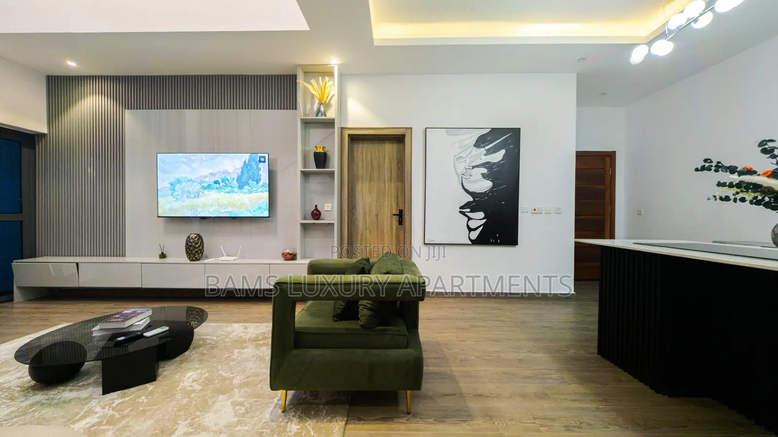 Refined Apartment Luxury 1 Bedroom Maisonette With Pool