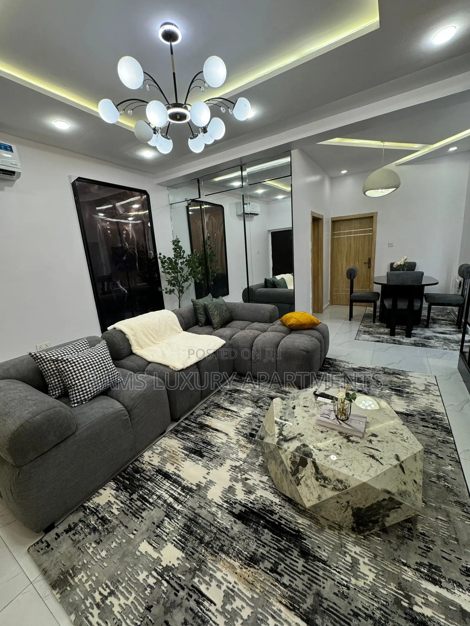 Beautiful 2 Bedroom Apartment With a Private Cinema and Ps5