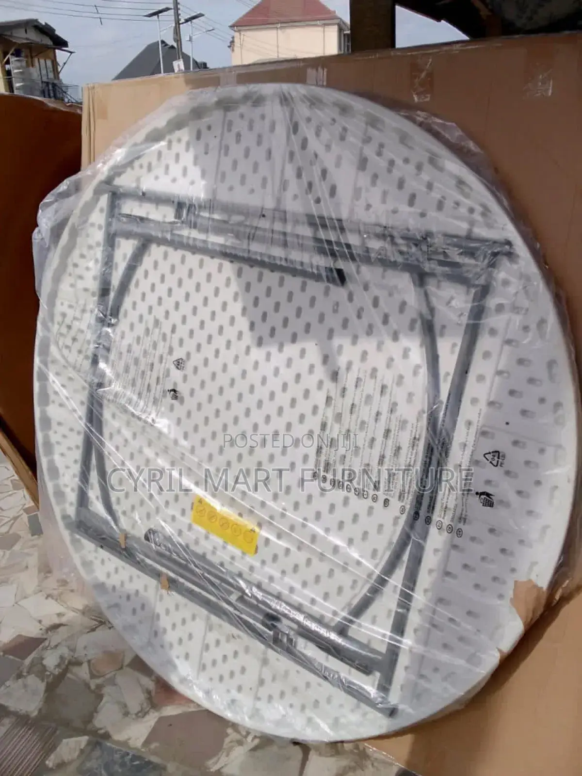 Round Table 5ft 10 Seater Available in Lagos