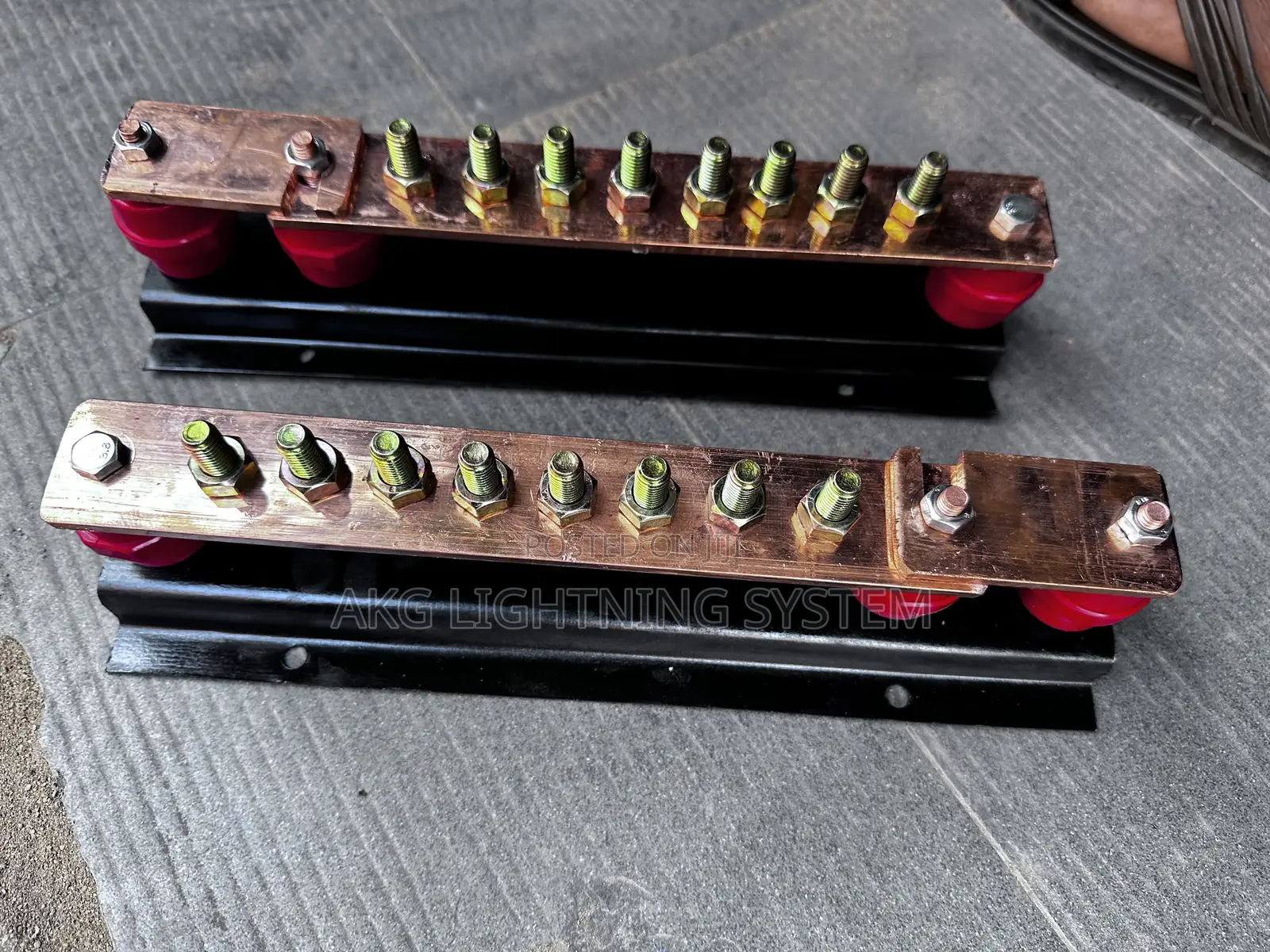 8 Way Single Disconnecting Busbar