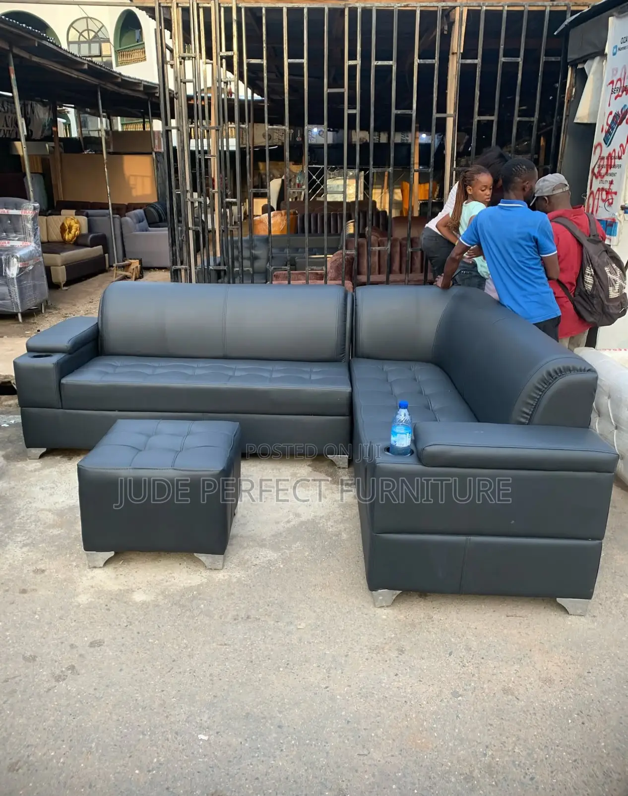 High Standards L Shape Sofa Chair Made With Leather
