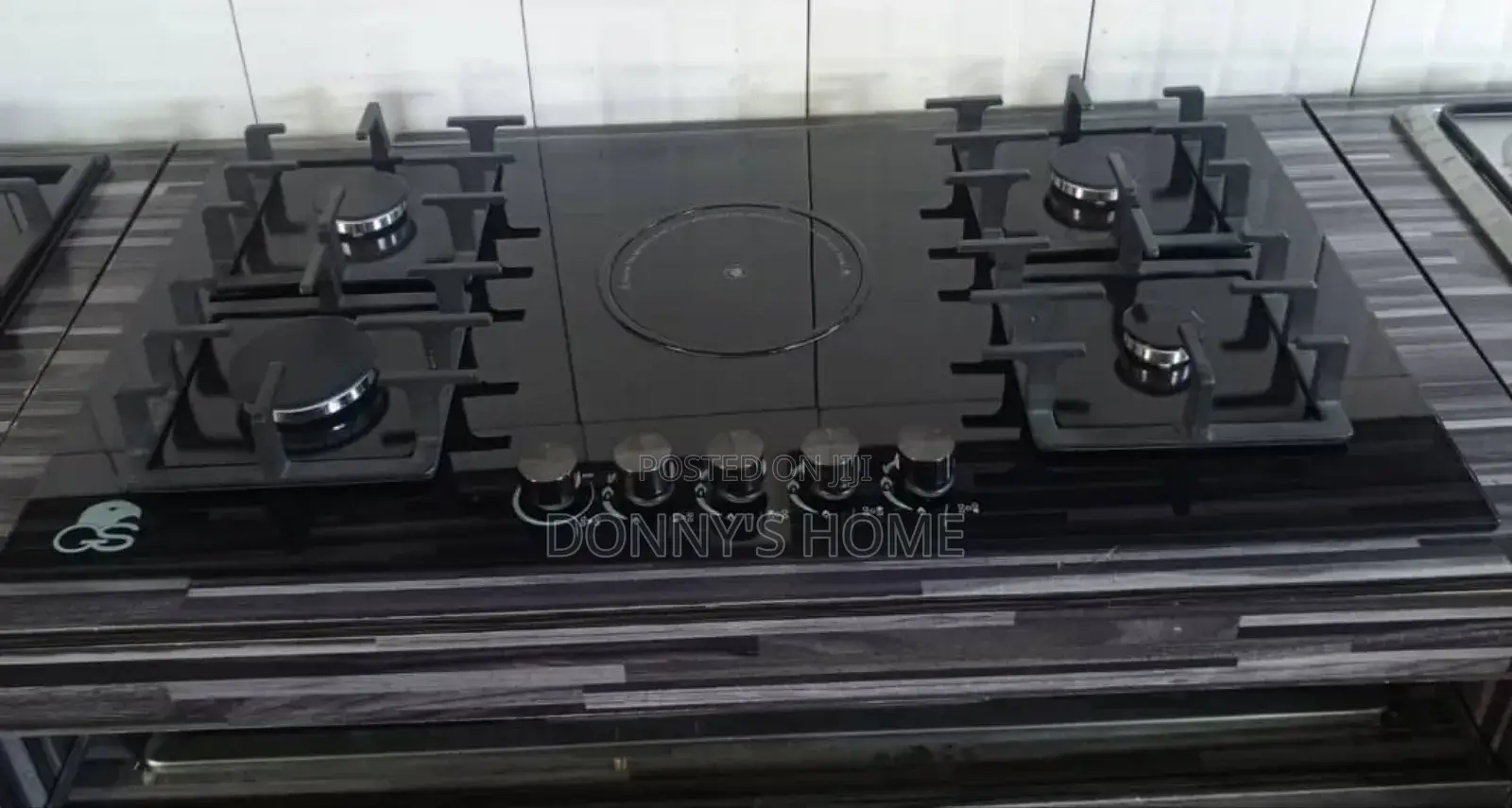 Hybrid Four Burner Electric and Gas Cooktop