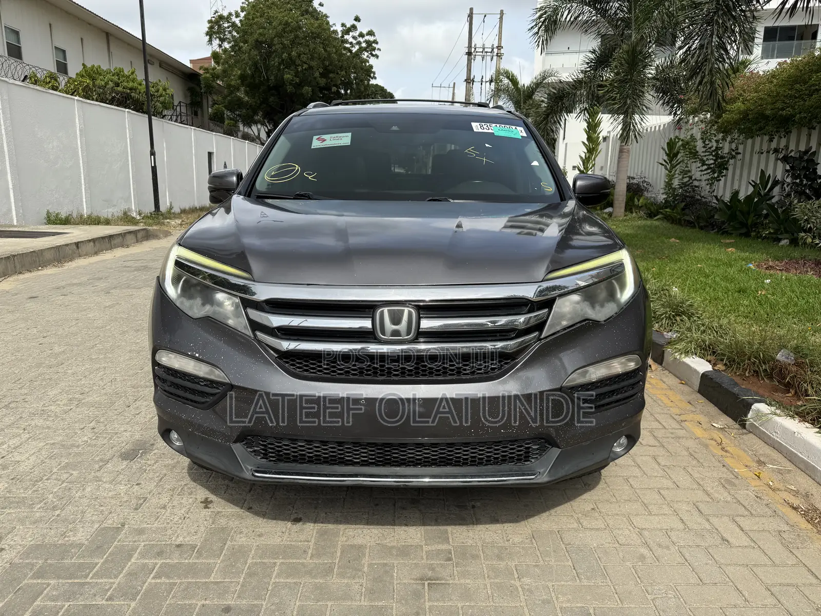 Honda Pilot Touring 4dr SUV 4WD (3.5L 6cyl 9A) 2016 Gray