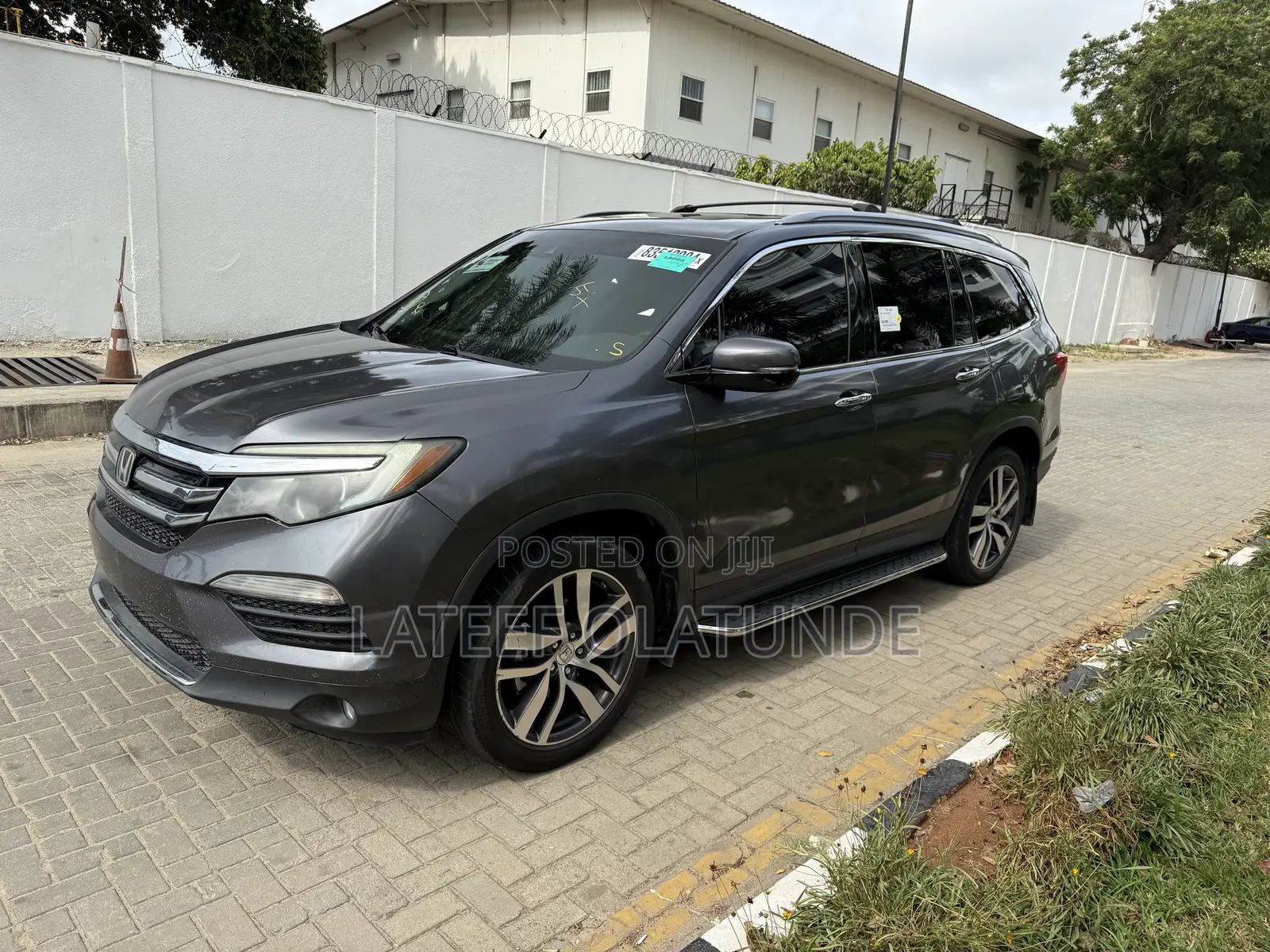 Honda Pilot Touring 4dr SUV 4WD (3.5L 6cyl 9A) 2016 Gray