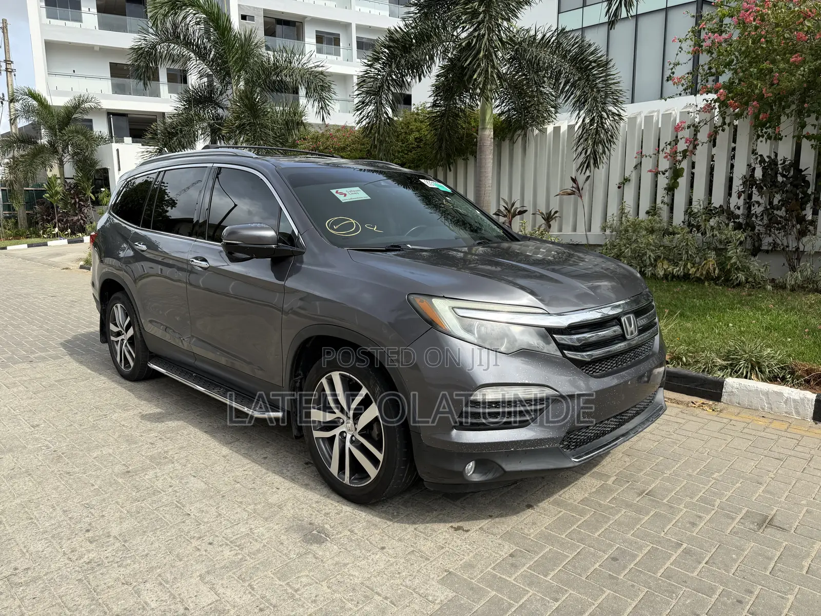 Honda Pilot Touring 4dr SUV 4WD (3.5L 6cyl 9A) 2016 Gray