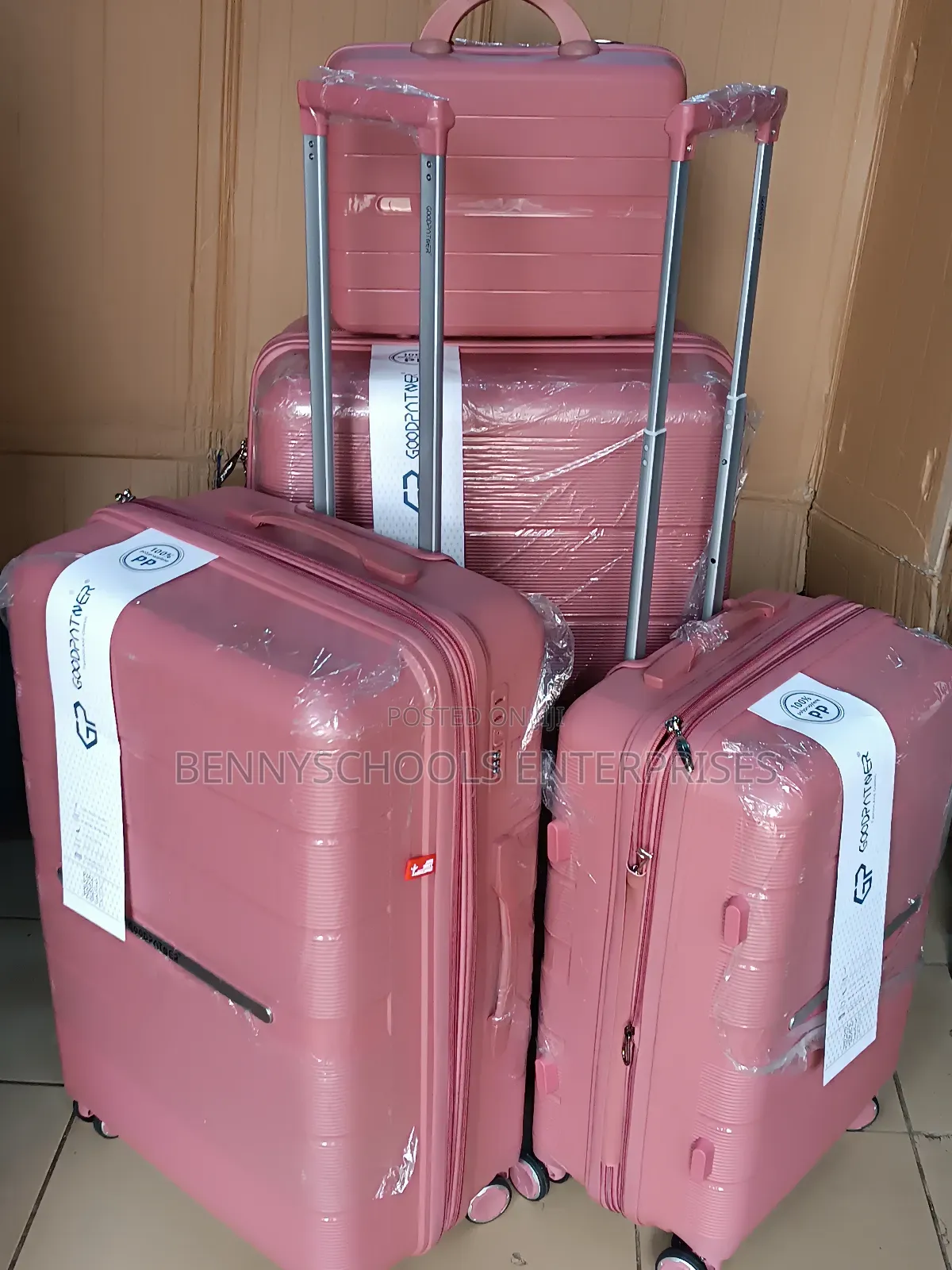 Gp Set of 4 Expandable Unbreakable Boxes With Anti Theft Zip