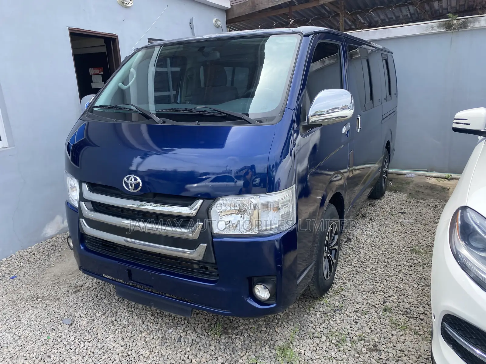 Toyota HiAce 2012 Blue