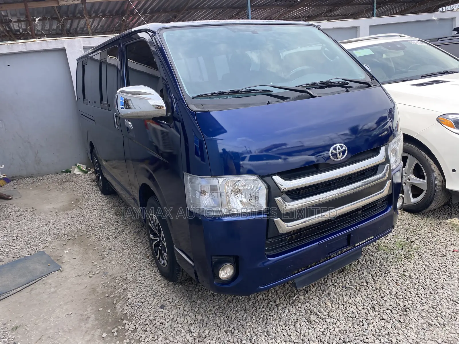 Toyota HiAce 2012 Blue