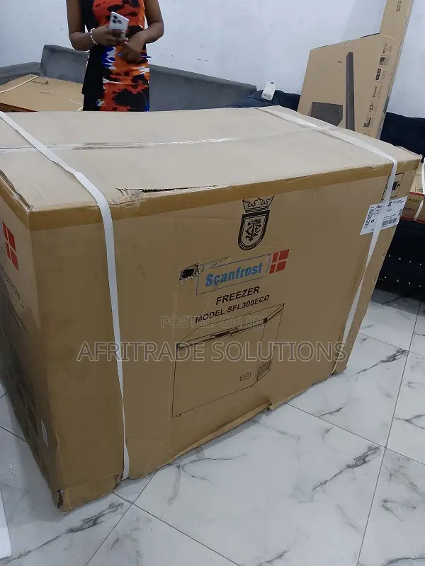 Fast Cooling 300ltres Scanfrost Chest-Deep Freezer