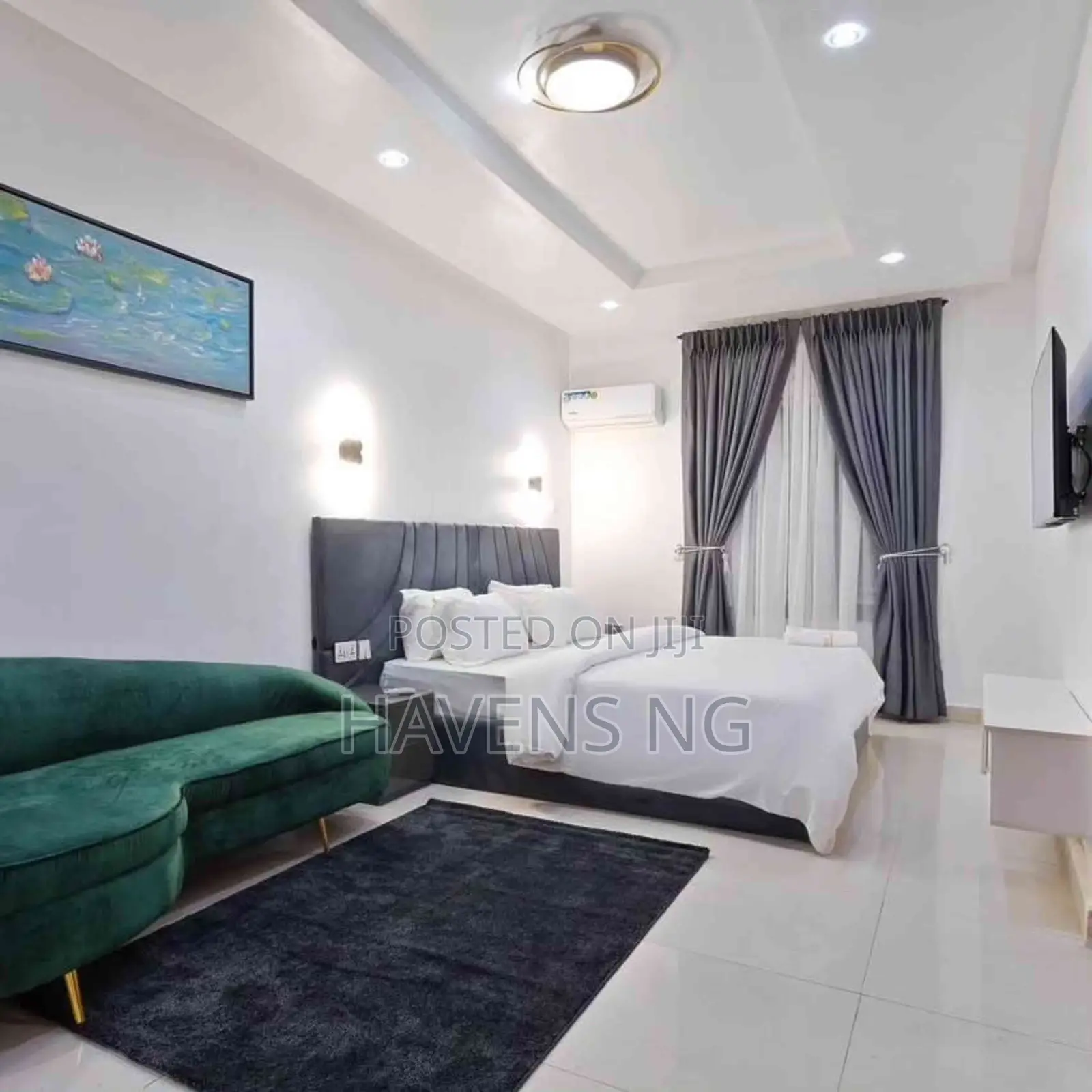 Luxury 2-Bedroom Apartment With Pool