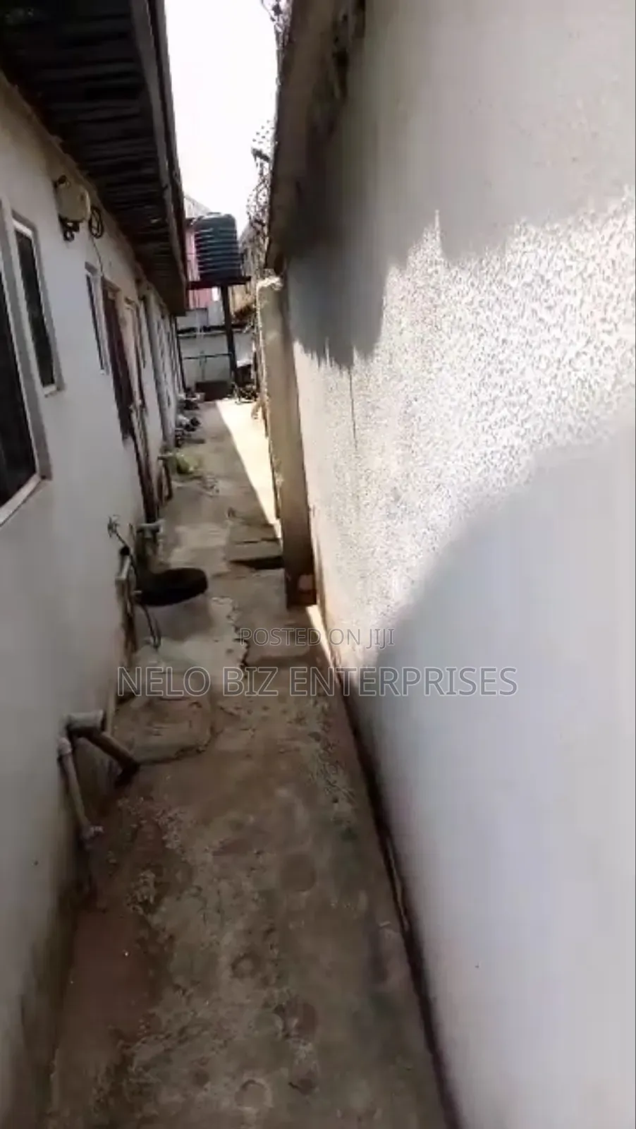 20bdrm Apartment in Owerri for sale