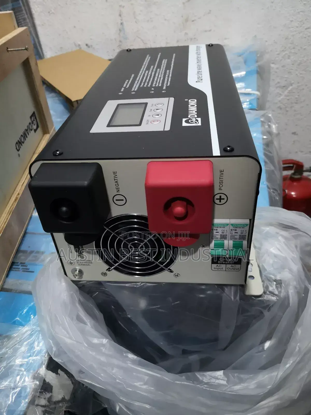 2.5kva 12v Diamond Pure Sine Wave Inverter With Charger.