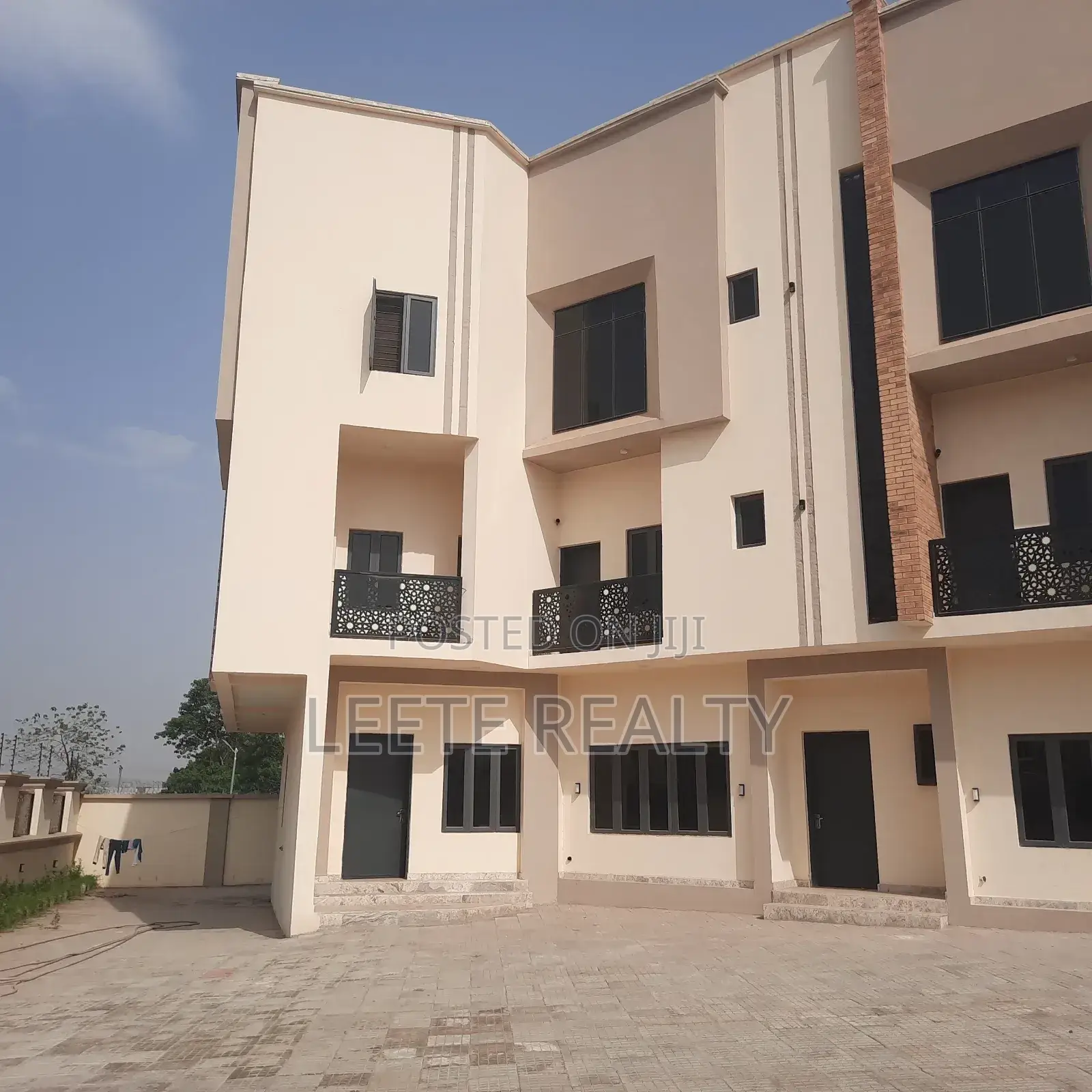 4bdrm Townhouse/Terrace in Jahi for sale