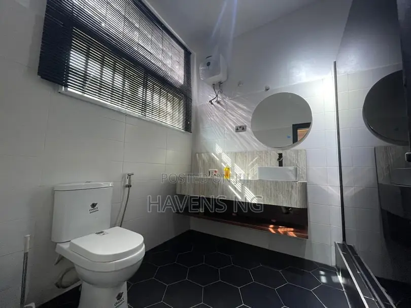 Elegant 3-Bedroom Apartment in Lekki With a Pool