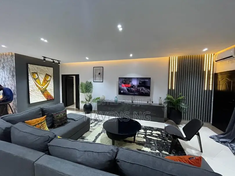 Elegant 3-Bedroom Apartment in Lekki With a Pool