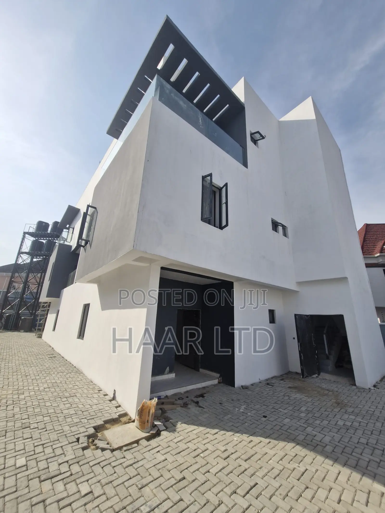 2bdrm Penthouse in Ikota for sale