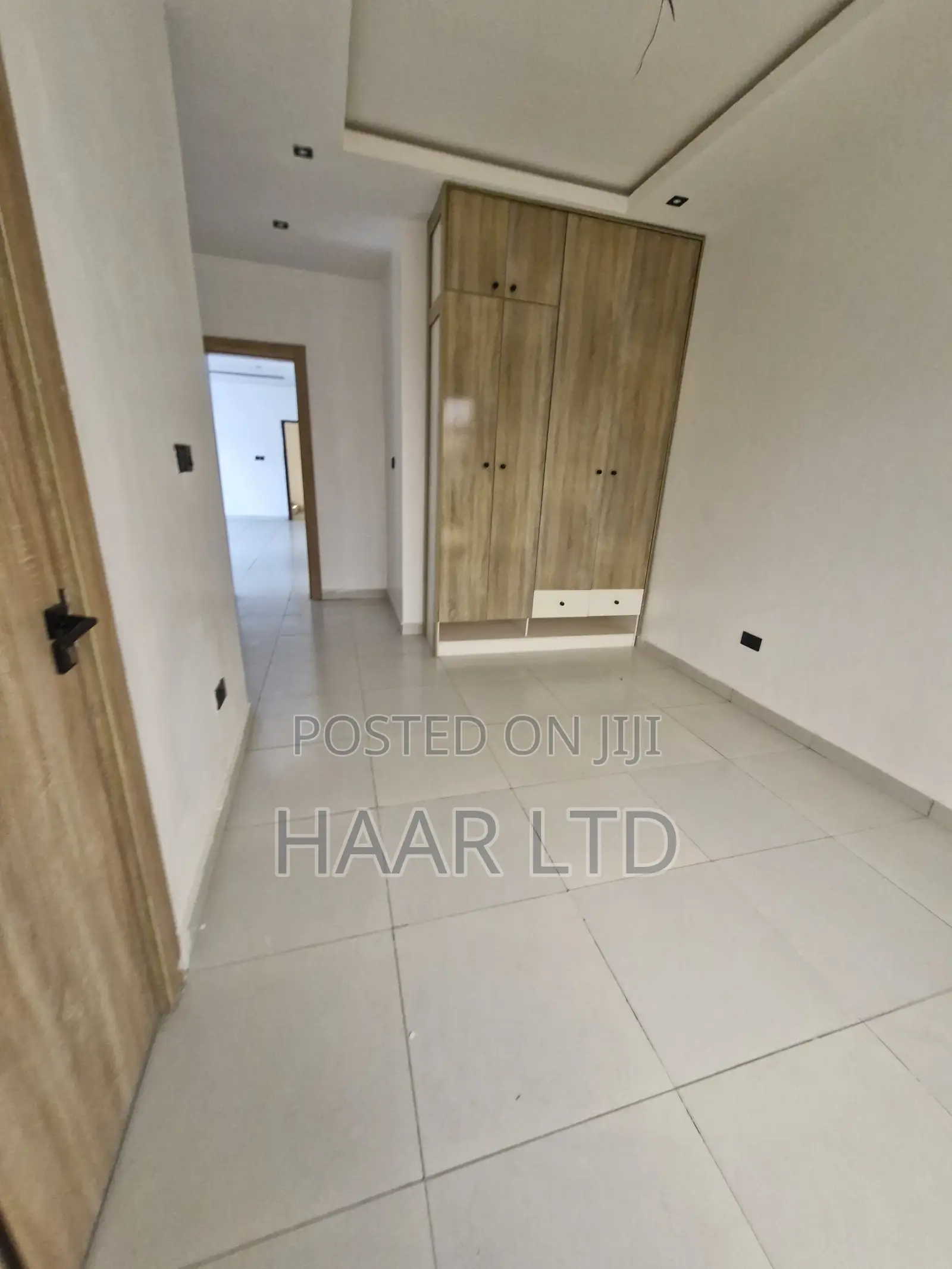 2bdrm Block of Flats in Ologolo for sale