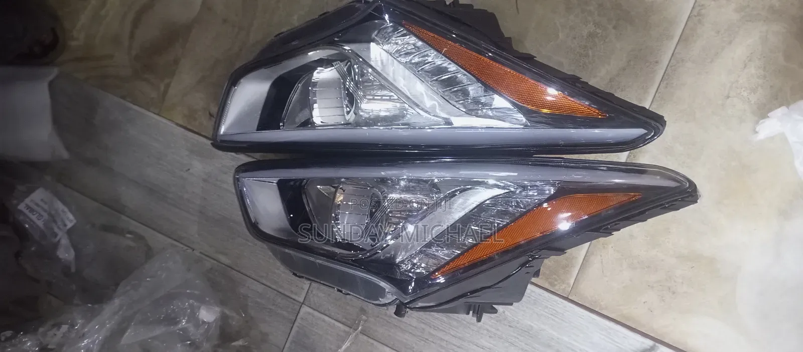 Headlight Set Hyundai Santa Fe 2011 to 2014