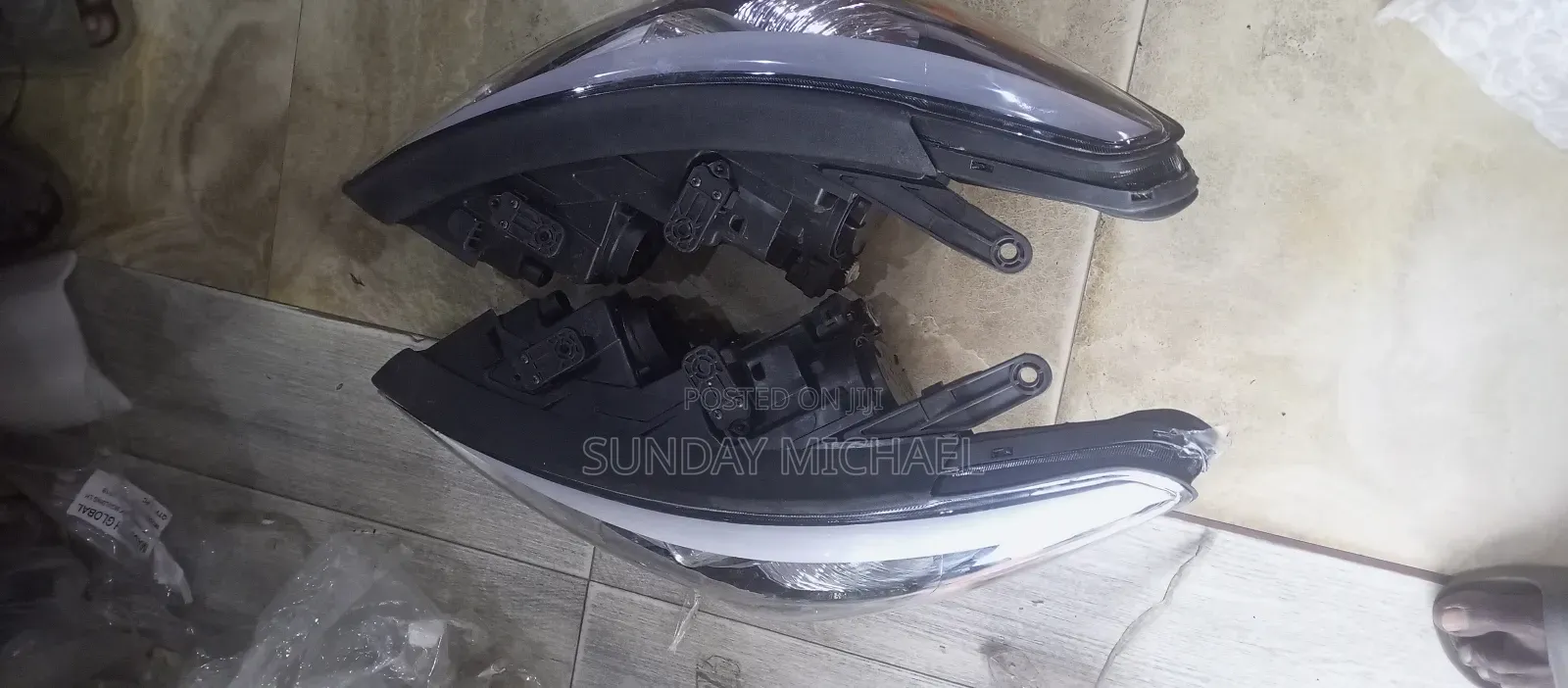 Headlight Set Hyundai Santa Fe 2011 to 2014