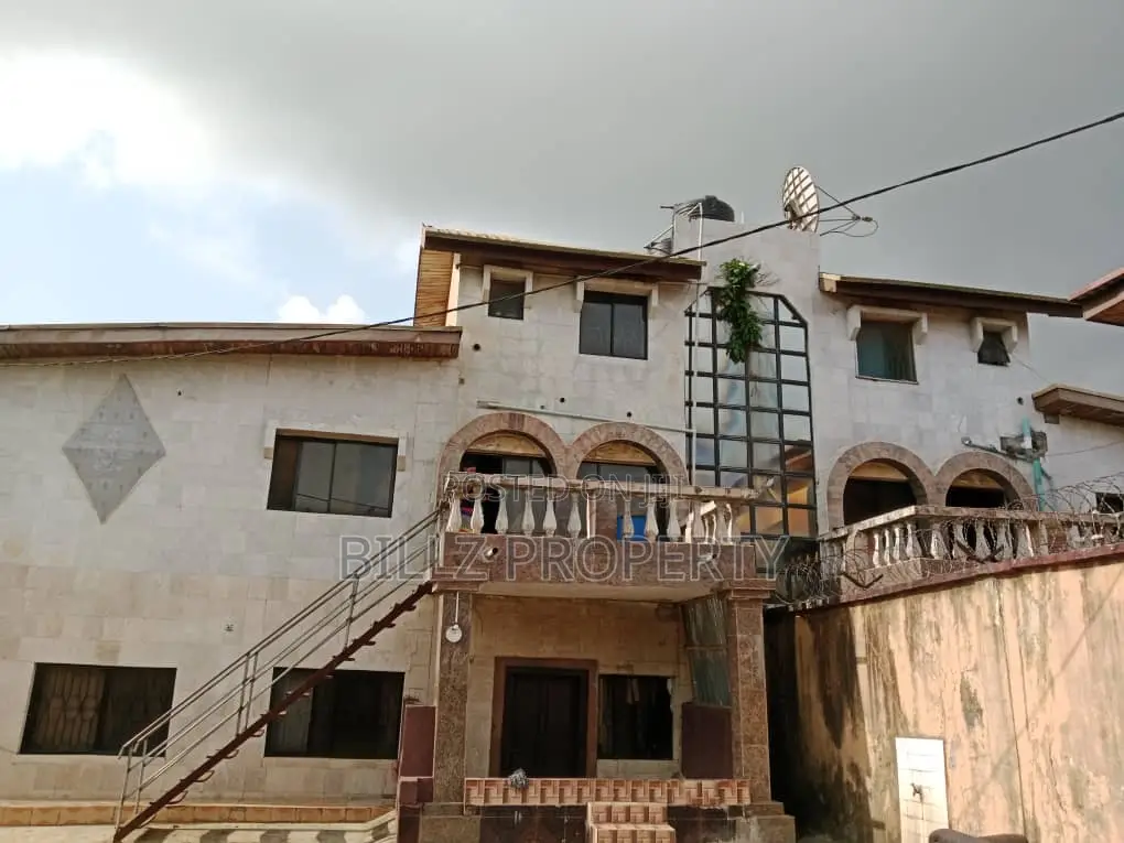 6bdrm Duplex in Valley Estate, Ikeja for sale