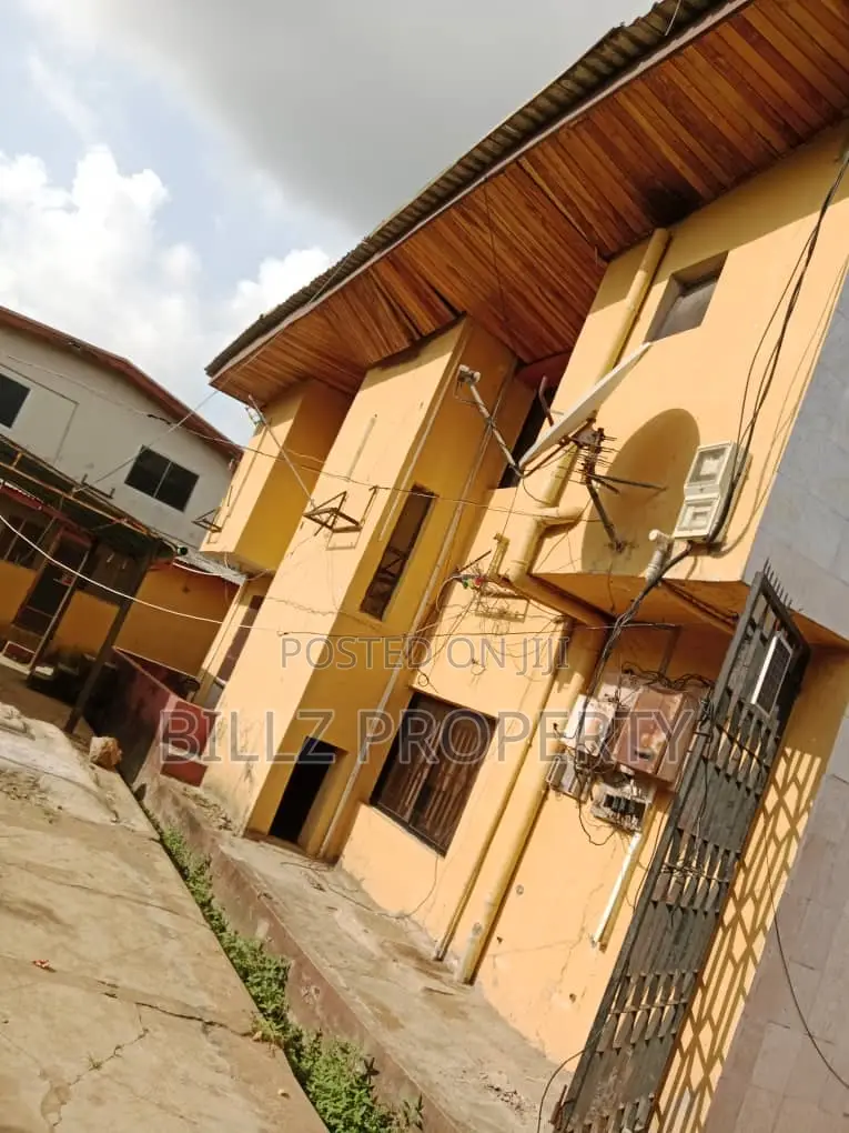 6bdrm Duplex in Valley Estate, Ikeja for sale