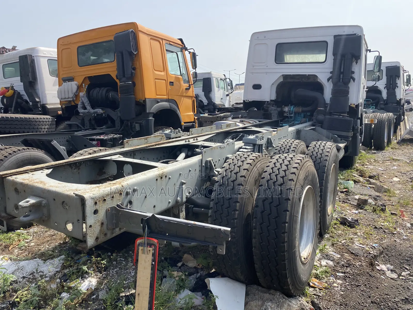 Howo 371 White Cap and Chassis 2017