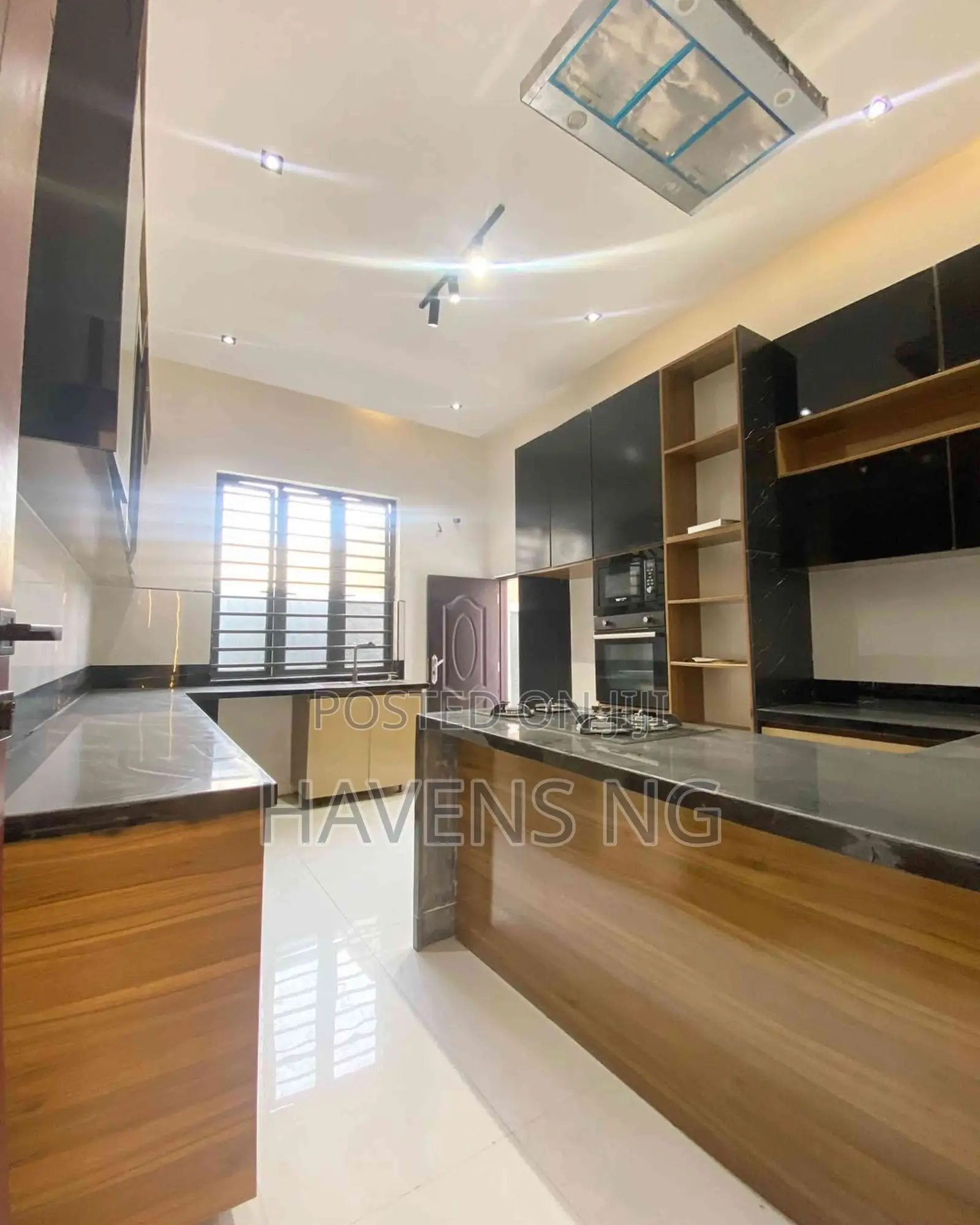 5bdrm Duplex in Ado / Ajah for sale