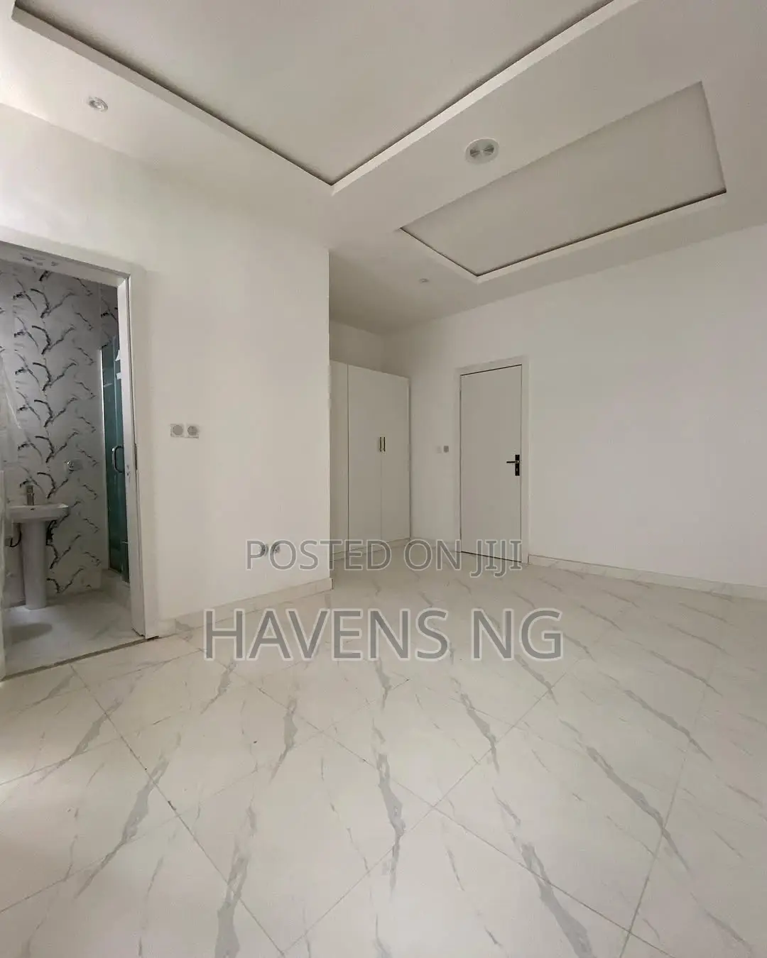 3bdrm Duplex in Ikota for sale