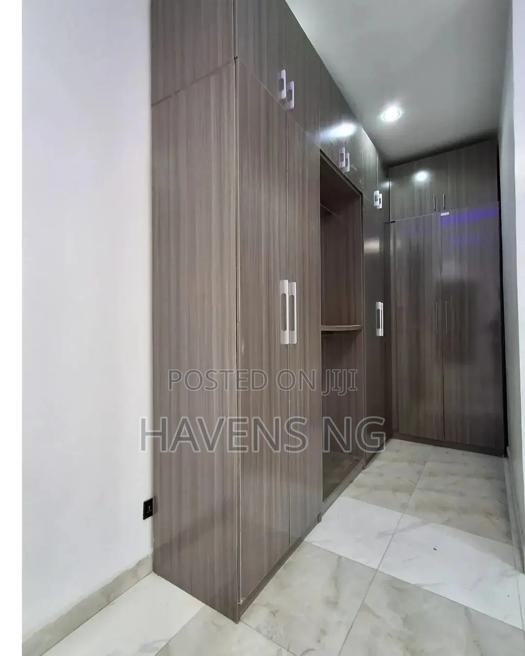 5bdrm Duplex in Lekki Phase 2 for sale