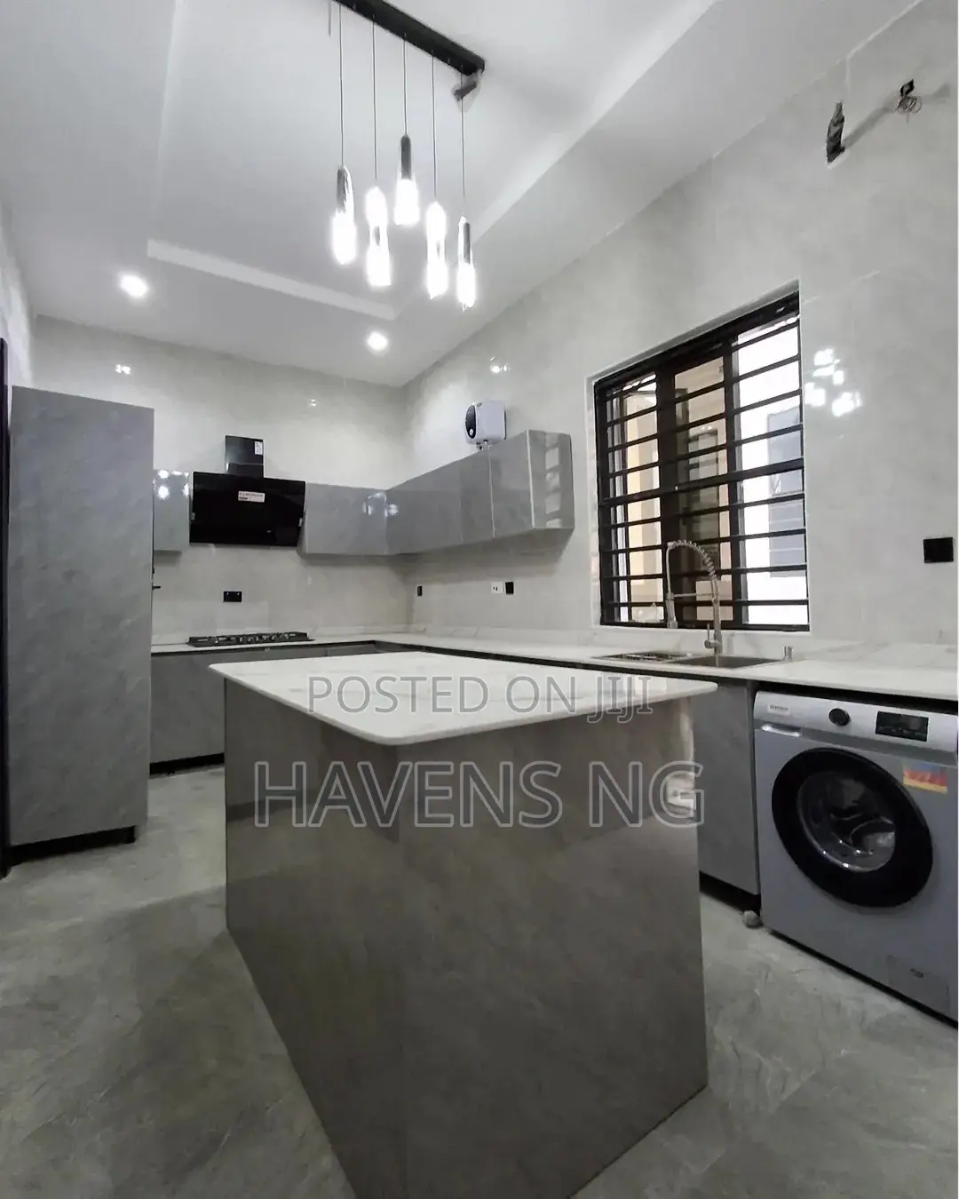 5bdrm Duplex in Lekki Phase 2 for sale
