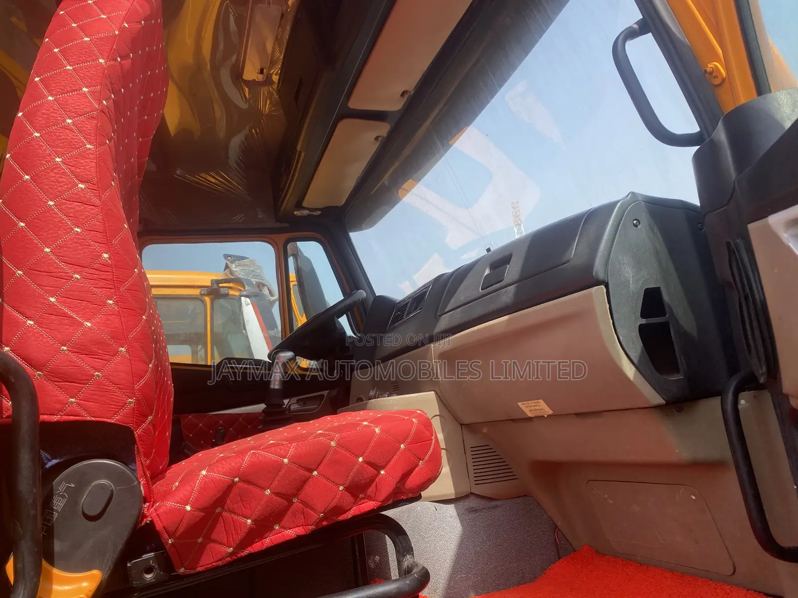 Howo371 Tractor Head 2017 Yellow