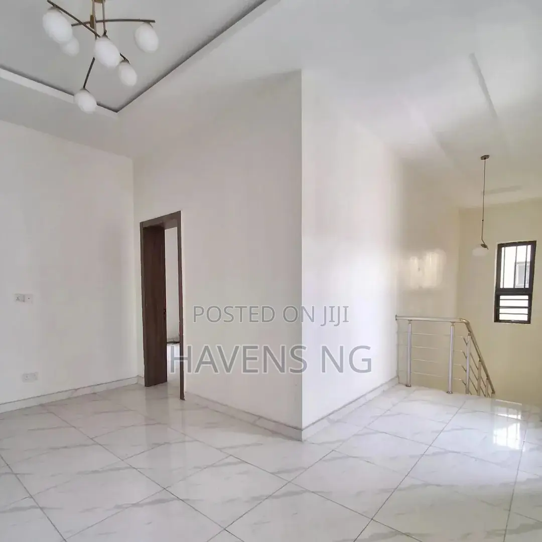 4bdrm Duplex in Lekki Phase 2 for sale