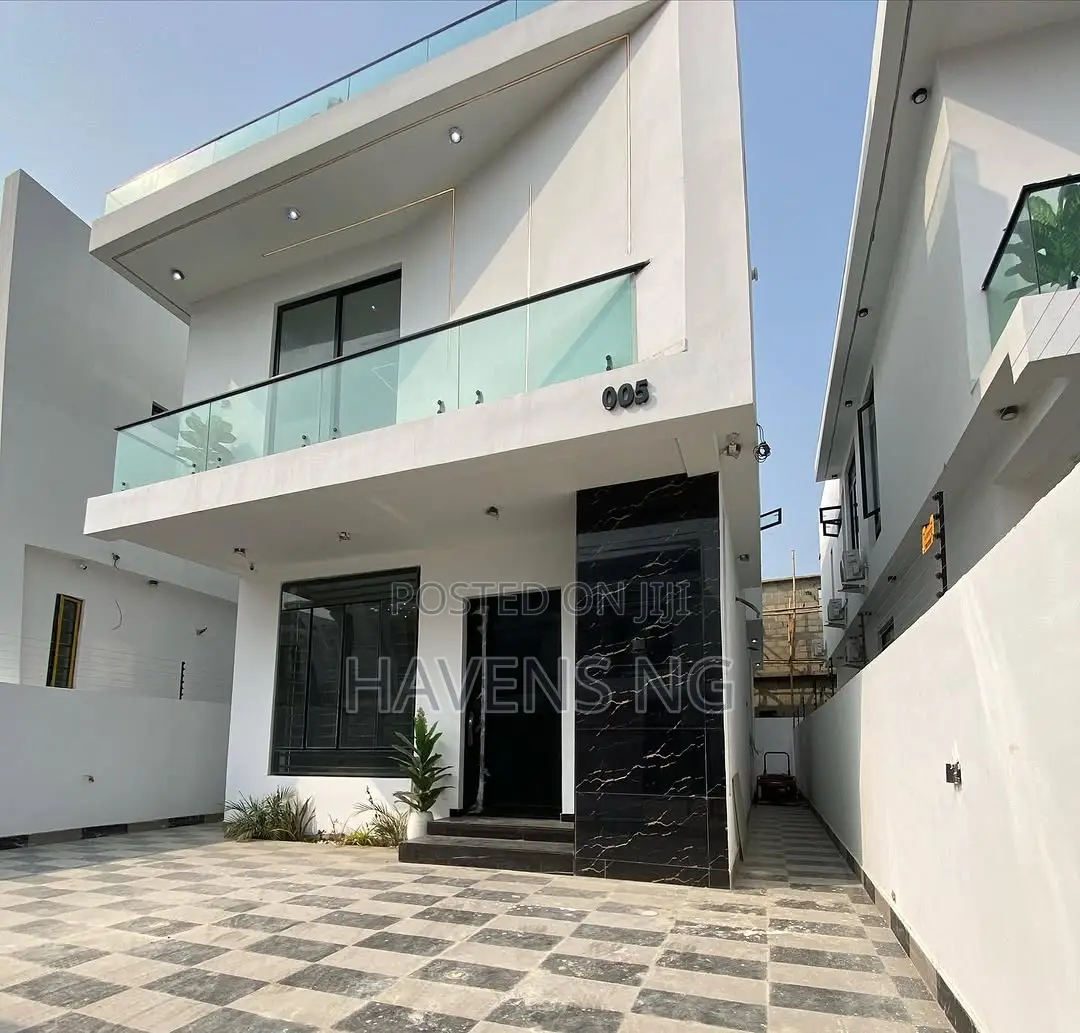 4bdrm Duplex in Lekki Phase 2 for sale