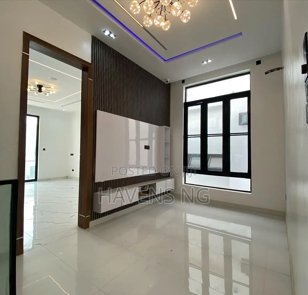 4bdrm Duplex in Lekki Phase 2 for sale