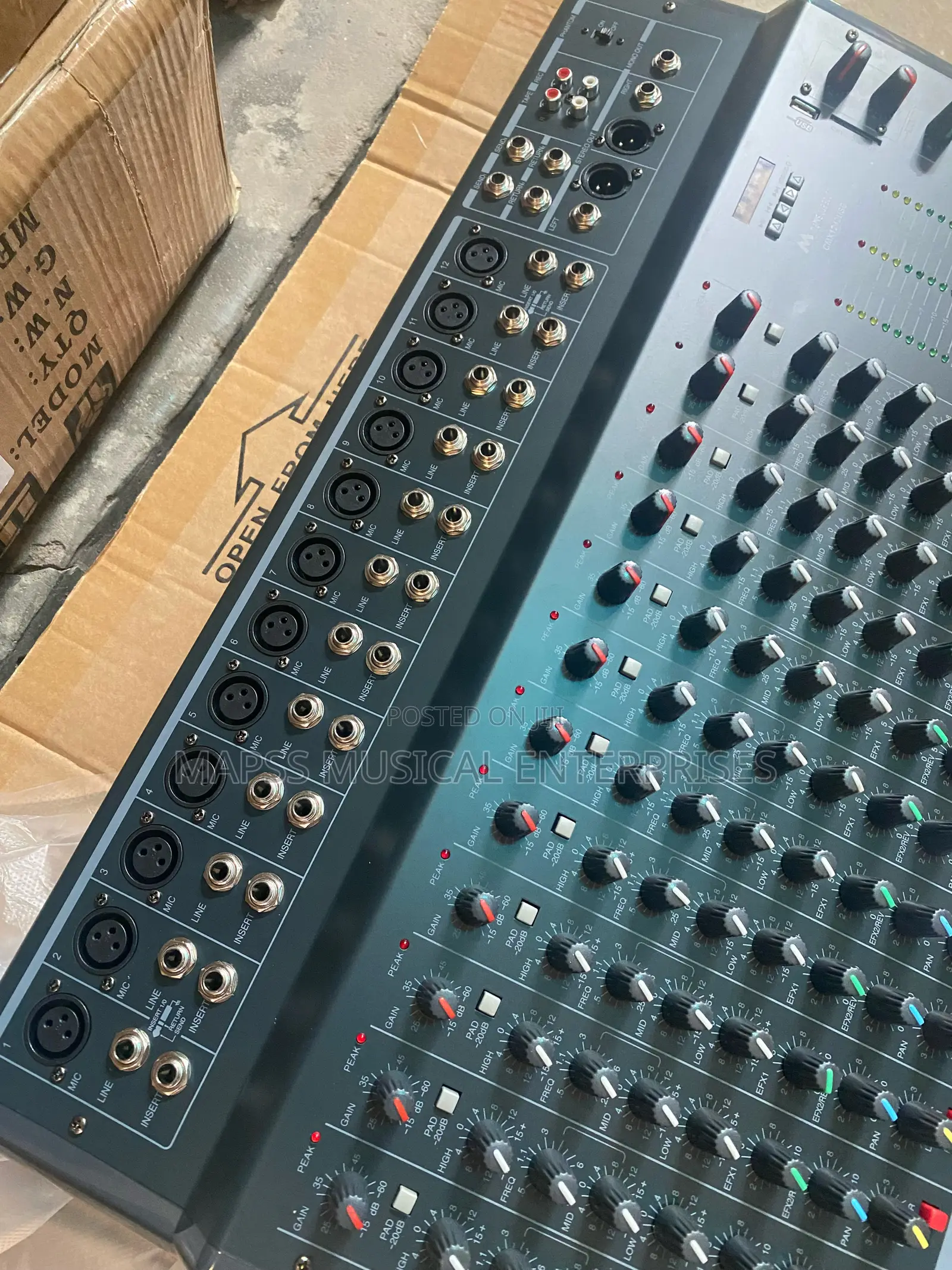 Yamaha Cmx1642 16-Channel Professional Live Mixer