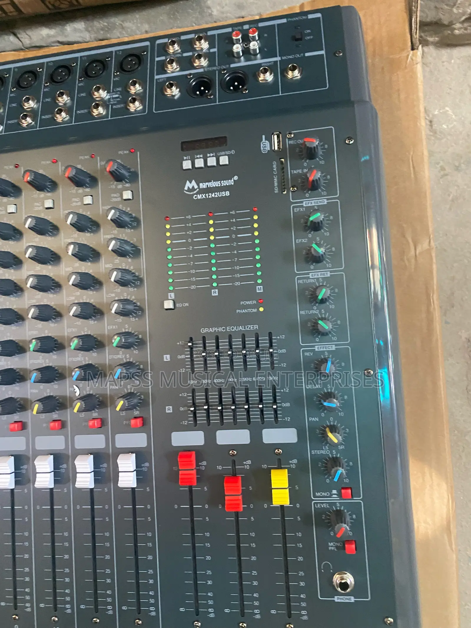 Yamaha Cmx1642 16-Channel Professional Live Mixer
