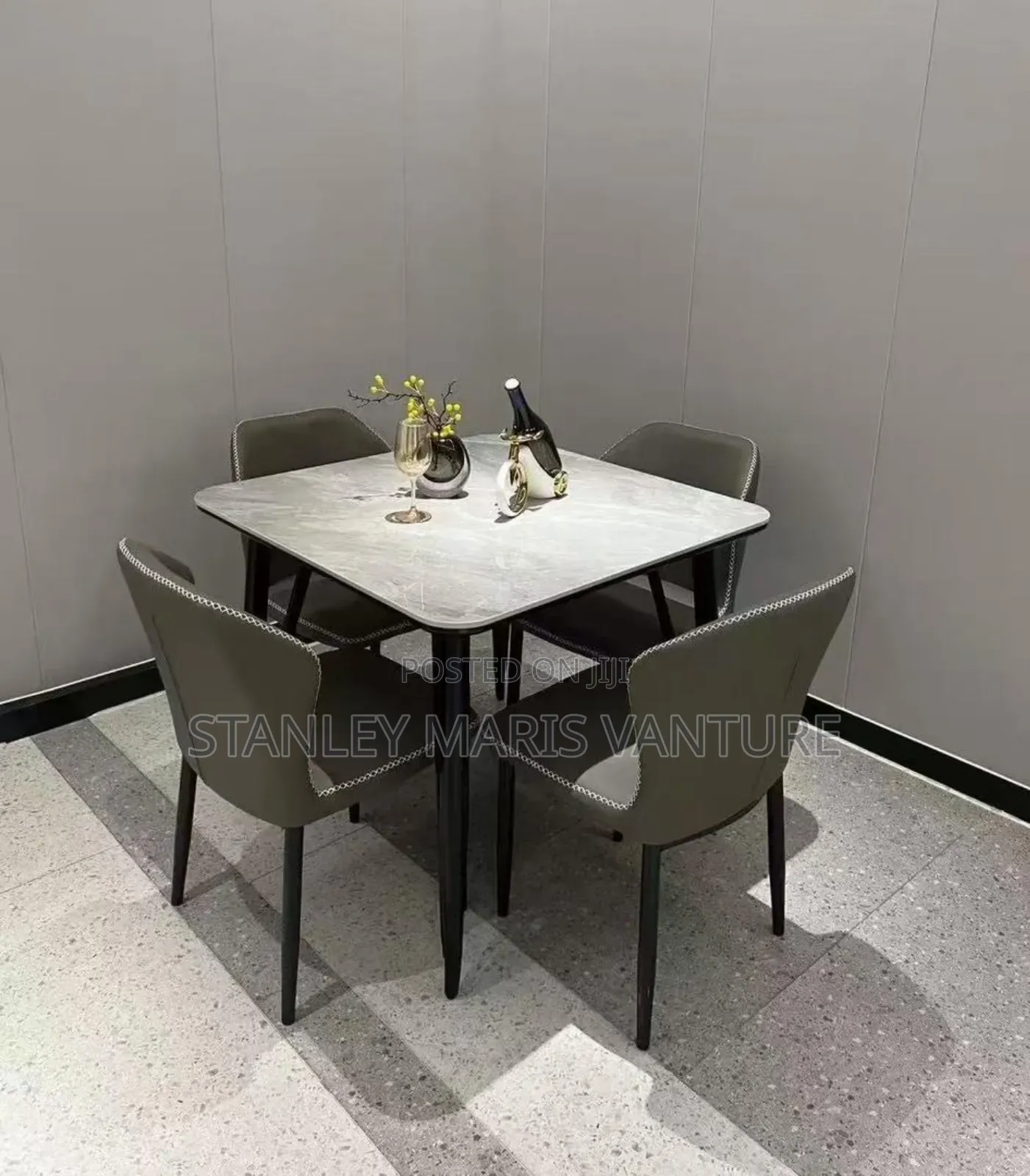 Imported New Design 4 Seater Dinning Set