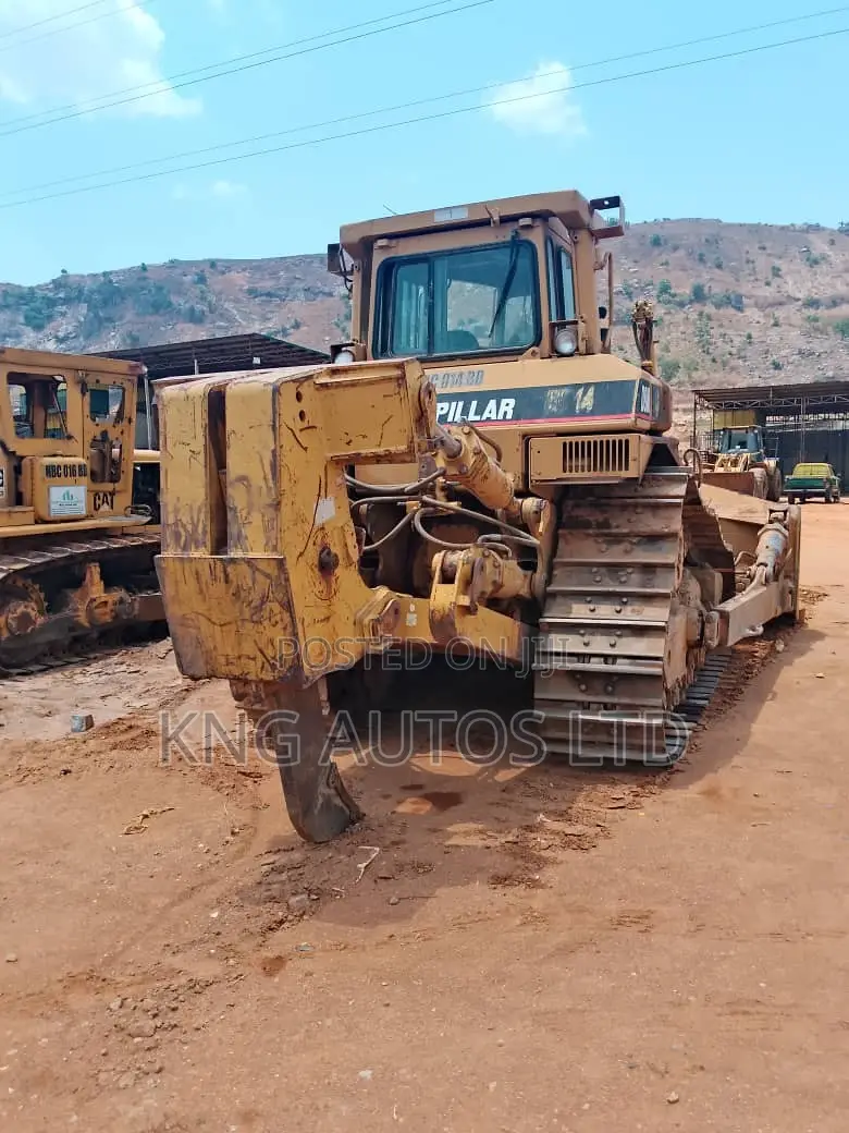 Cat D8 Bulldozer