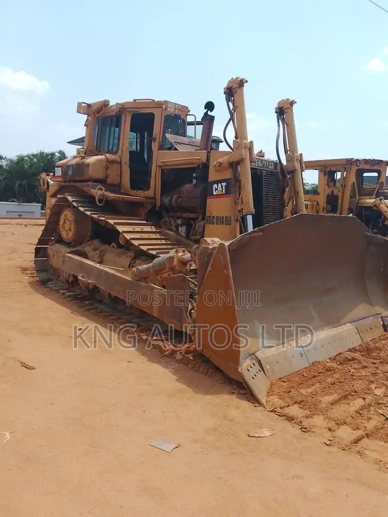 Cat D8 Bulldozer