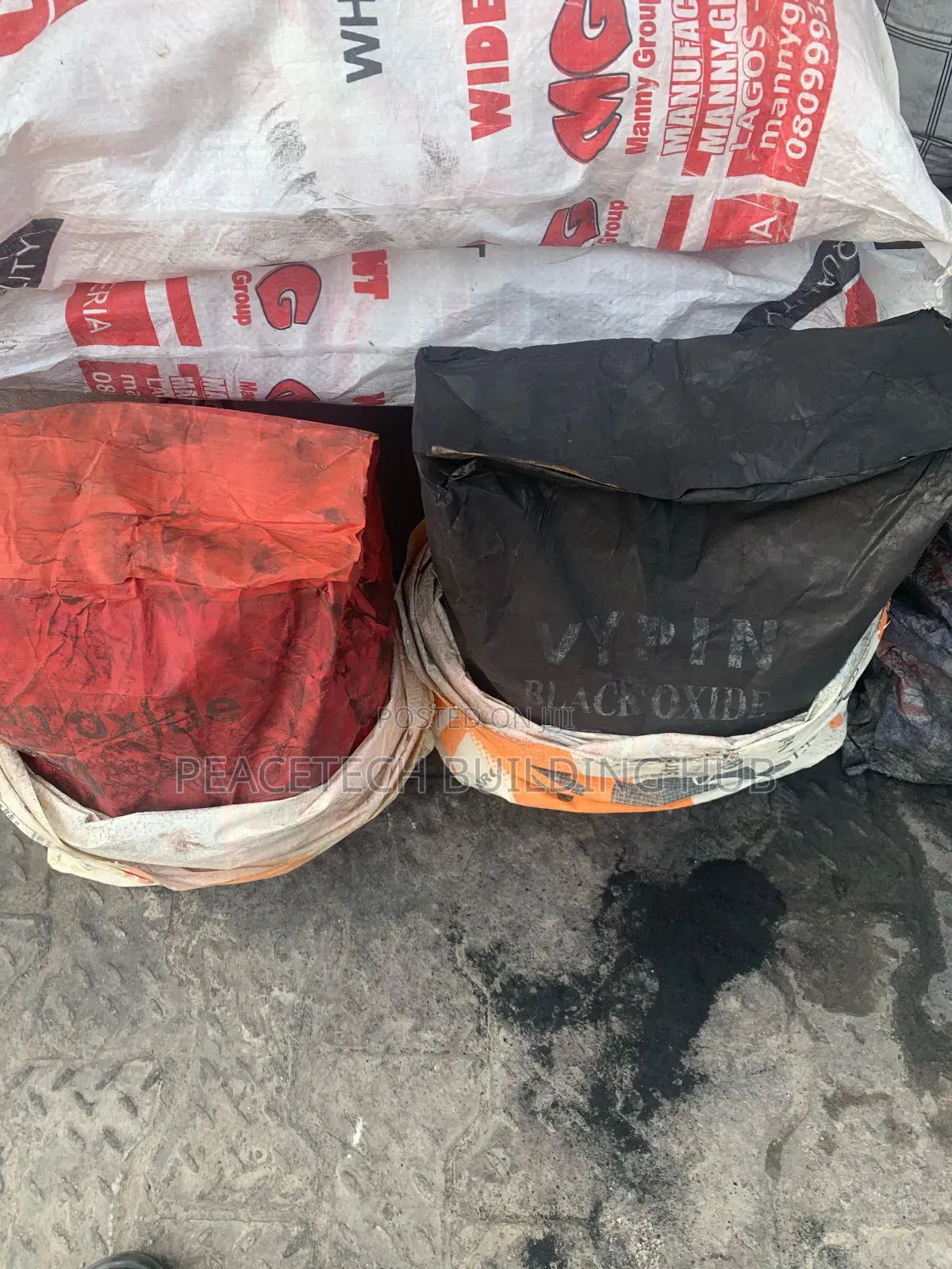 Red and Black Iron Oxide Pigment for Flooring