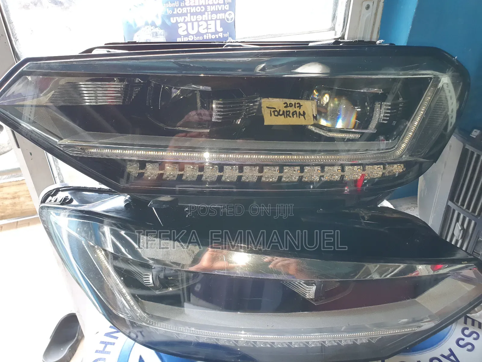 Headlights Volkswagen Touran 2018