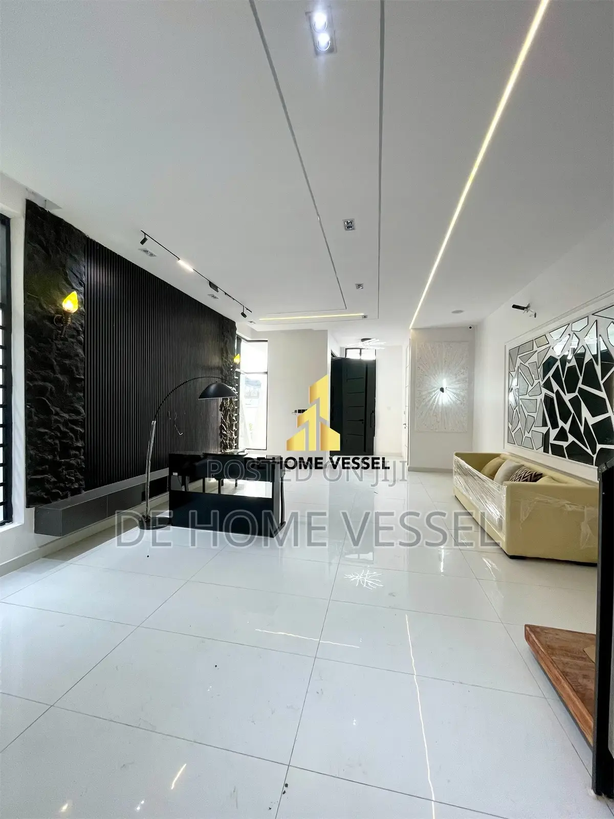 5bdrm Duplex in Ikota for sale